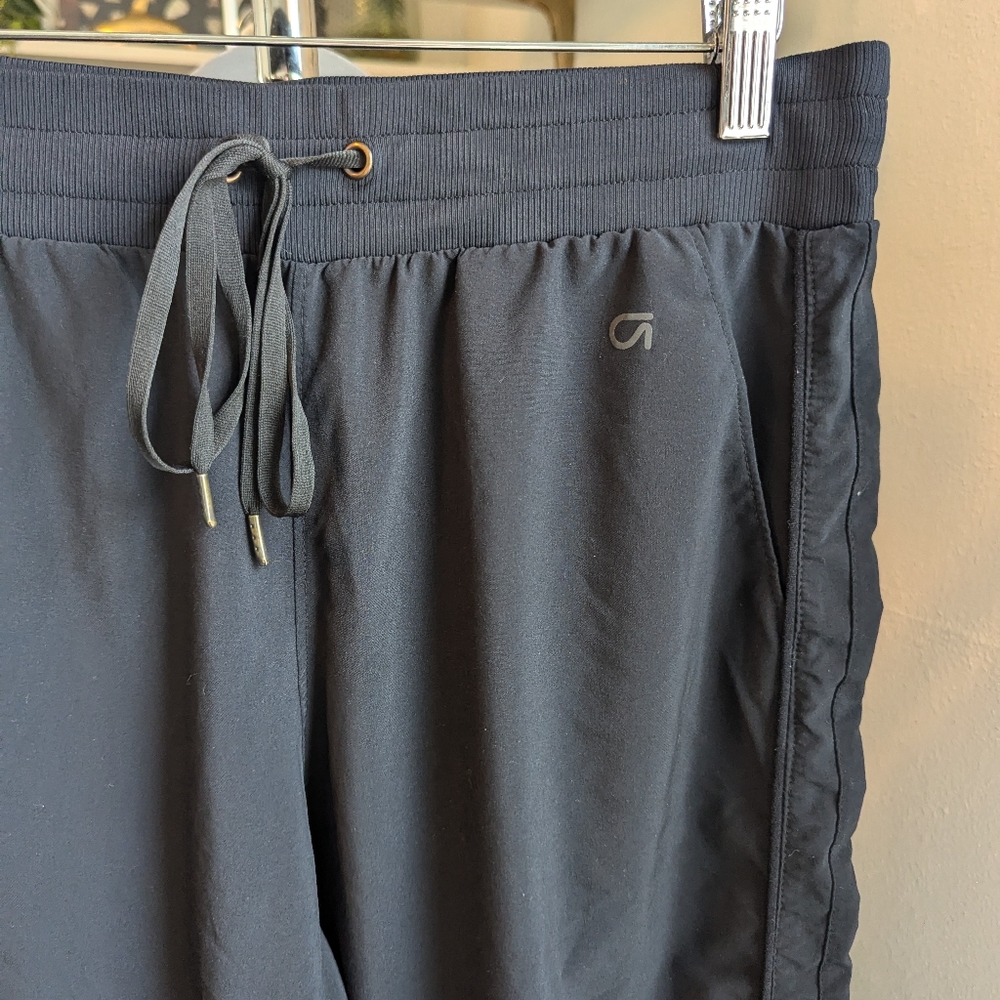 Gap Fit Studio Side-Stripe Joggers - Women's Workout, Outdoor, Athletic Pants